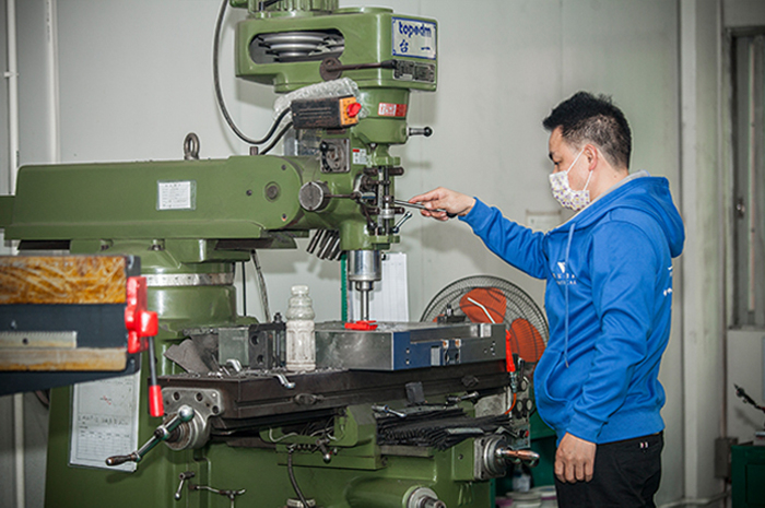 注塑模具廠加工設(shè)備